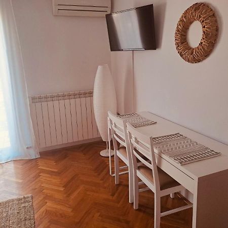 Guests House Dali Hotel Rovinj Bagian luar foto